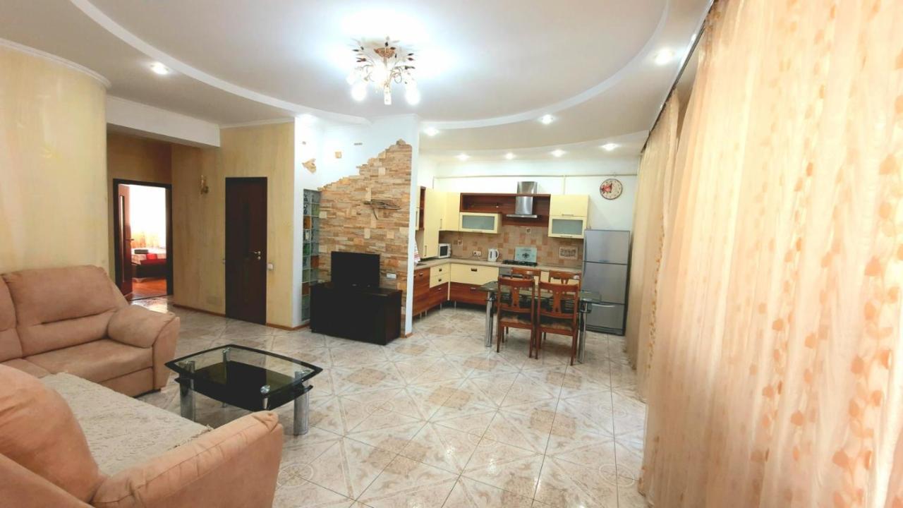 Elegance Apartment Chisinau Center Close To Stefan Cel Mare Екстериор снимка